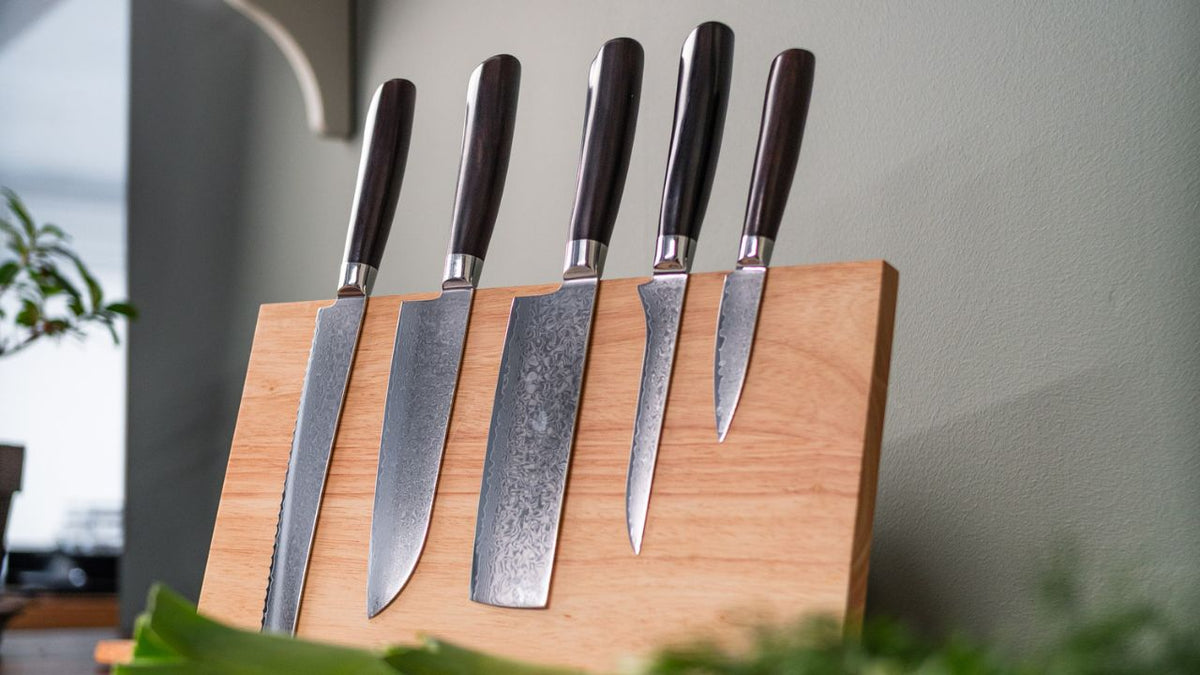 Damaststalen messenset – hoe kies je de juiste voor jouw keuken?