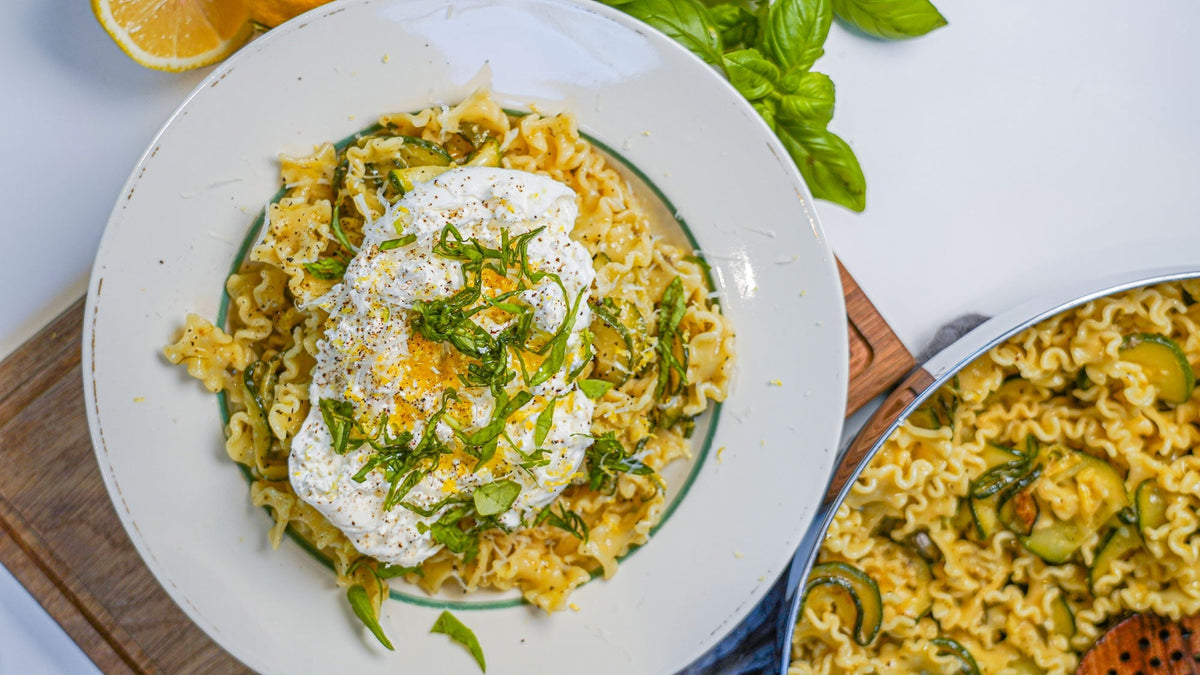 Mafalda Corta met courgette, citroen, kappertjes & burrata