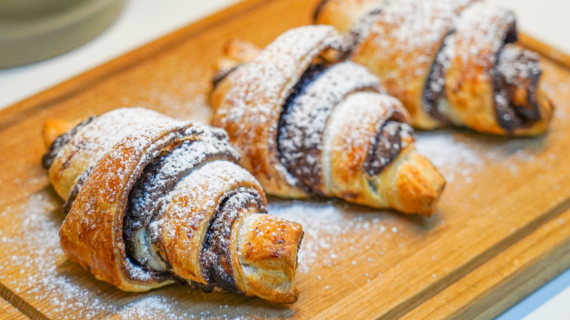 Extra knapperige croissants met Nutella - met slechts 4 ingrediënten