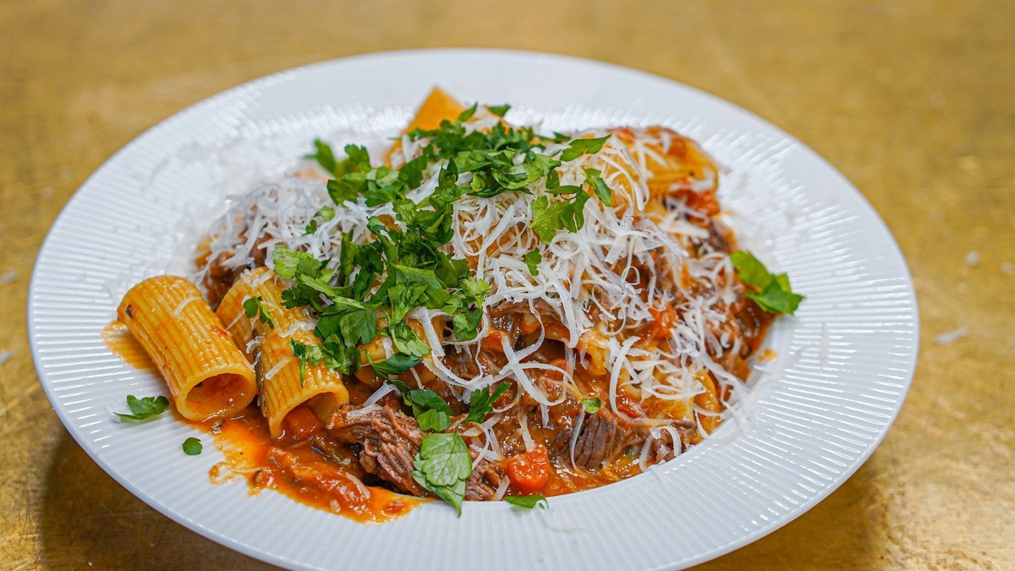Rigatoni met langzaam gestoofde rundernek