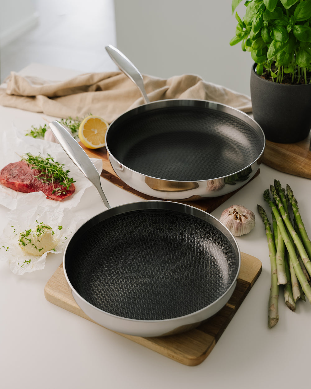 6-ply Fusion-koekenpannenset 24+28 cm van Qookware