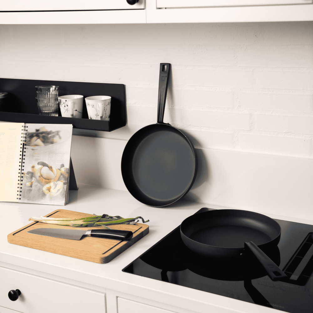 Set koekenpannen van 25 en 28 cm van carbonstaal van Qookware