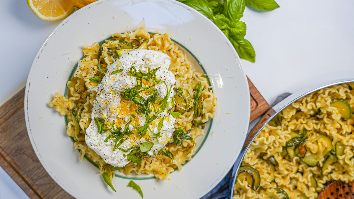 Mafalda Corta met courgette, citroen, kappertjes & burrata