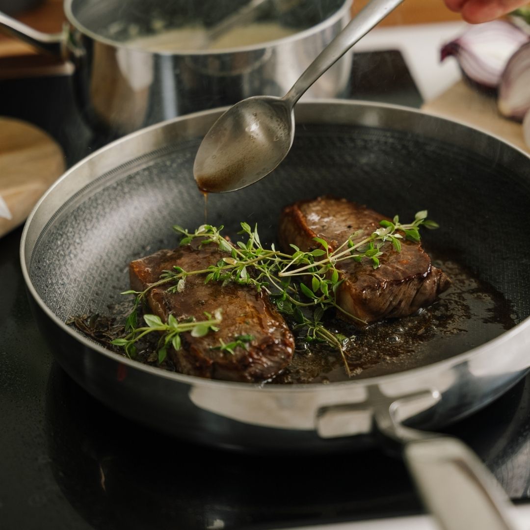Steaks in een koekenpan van 28 cm 