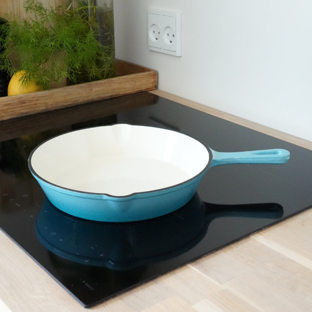 Geëmailleerde gietijzeren koekenpan Artic Blue van Qookware