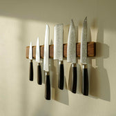 Magnetische messenstrip aan de muur met 7 messen 